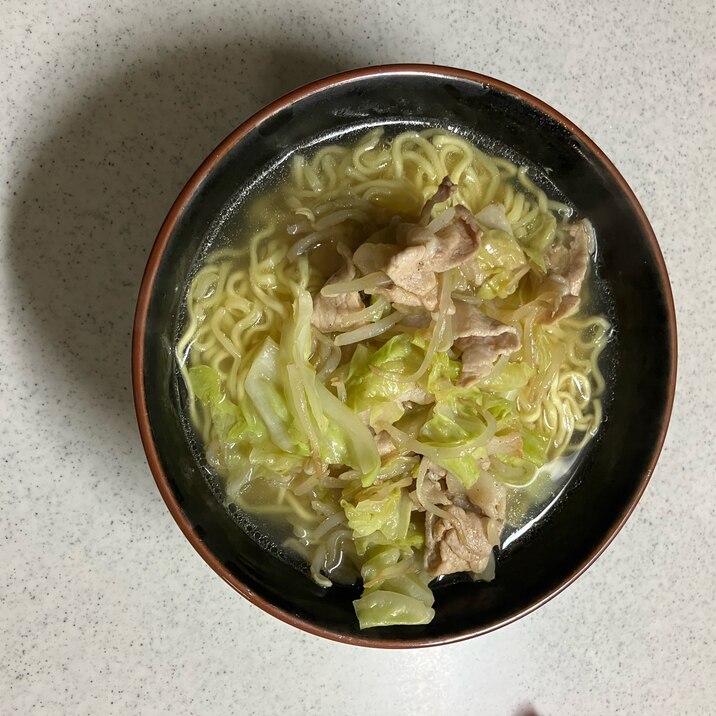 野菜炒めのせ★ラーメン